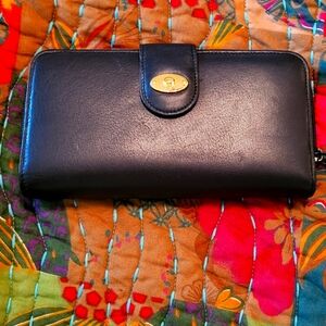 Elegant Black Women's Wallet with Gold Accent